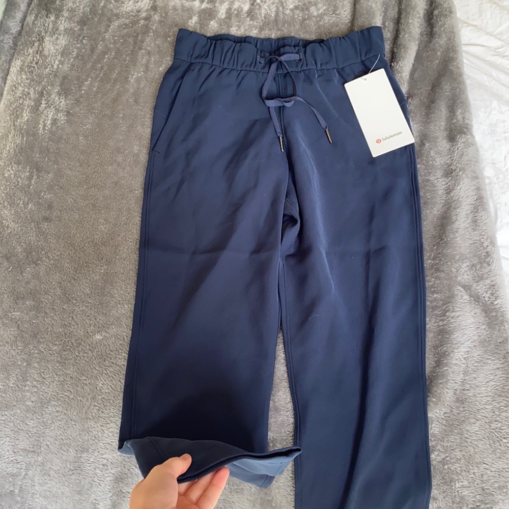 On the fly crop women’s lulu joggers